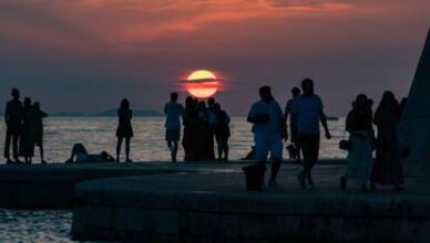 Puni Mjesec i zalazak Sunca ukrasili su nebo diljem Hrvatske